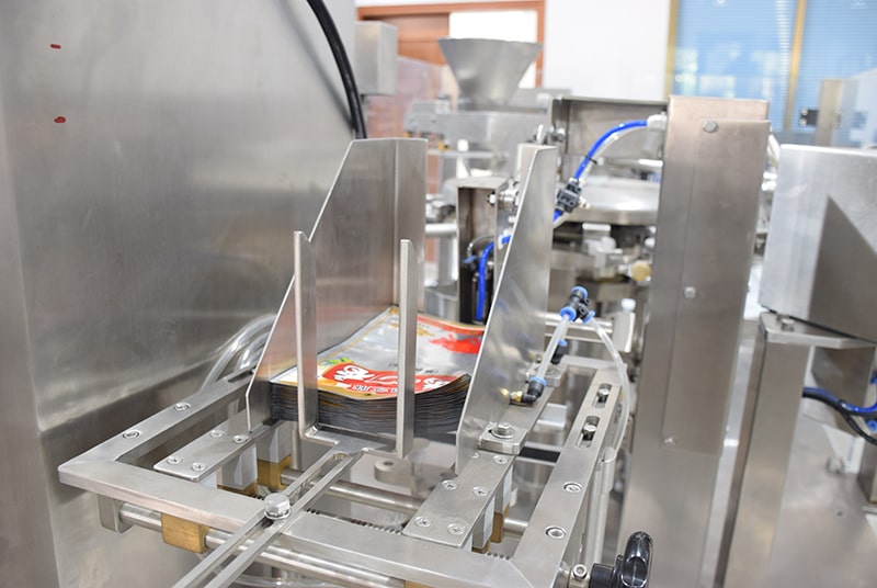 pouch filling machines
