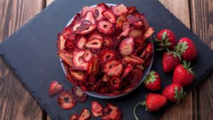 Strawberry Chips or Freeze-dried Strawberry